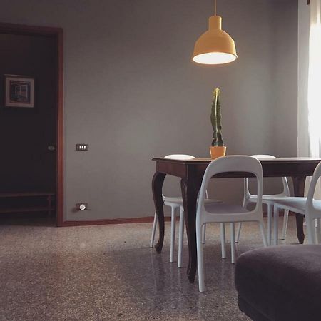 Sunny Family Apartment In Villa - Humanitas Forum Ieo Пиеве Емануеле Екстериор снимка