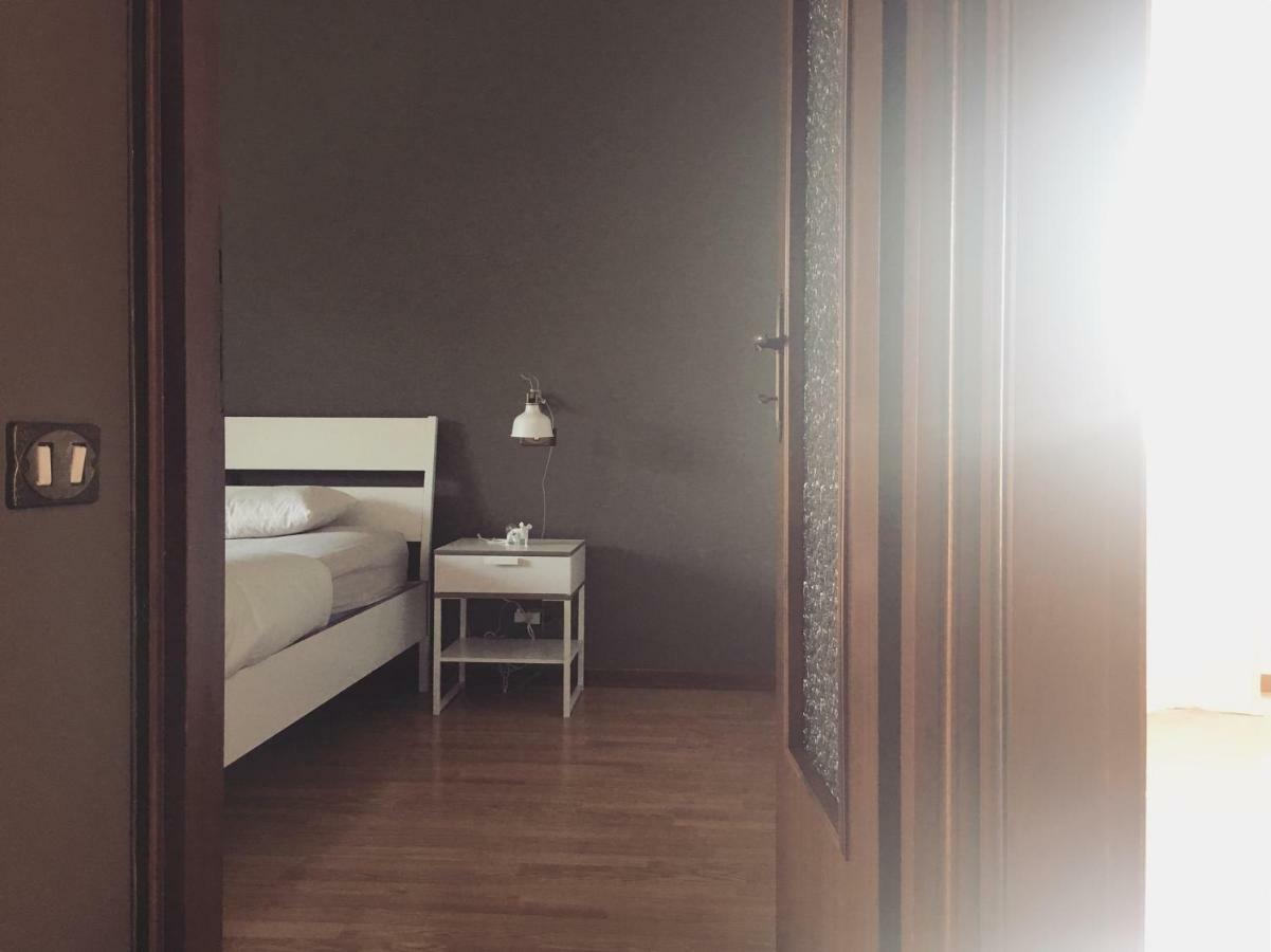 Sunny Family Apartment In Villa - Humanitas Forum Ieo Пиеве Емануеле Екстериор снимка