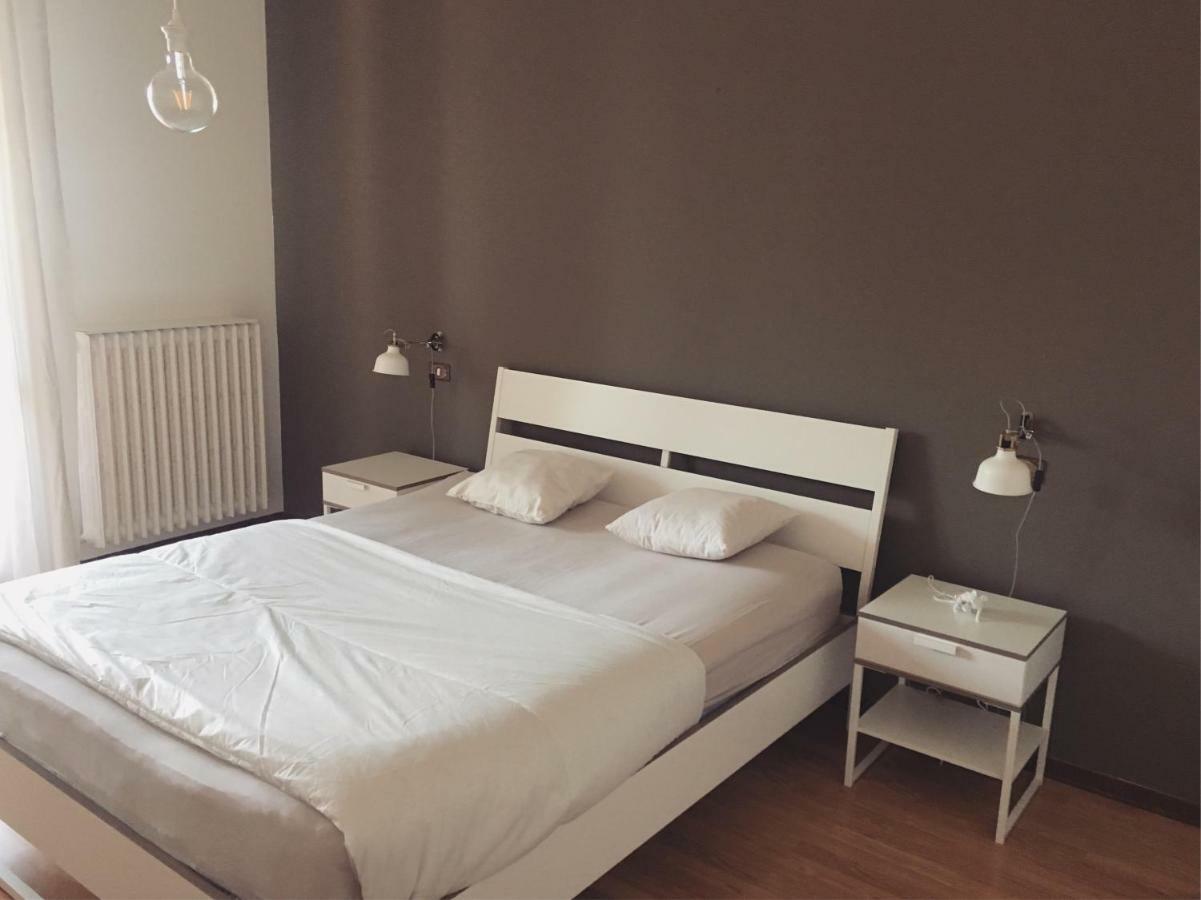 Sunny Family Apartment In Villa - Humanitas Forum Ieo Пиеве Емануеле Екстериор снимка