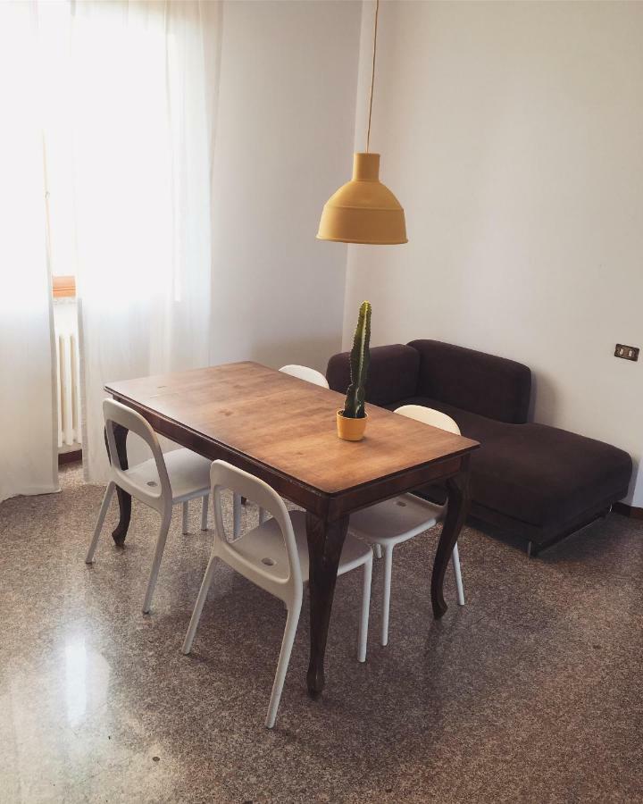 Sunny Family Apartment In Villa - Humanitas Forum Ieo Пиеве Емануеле Екстериор снимка
